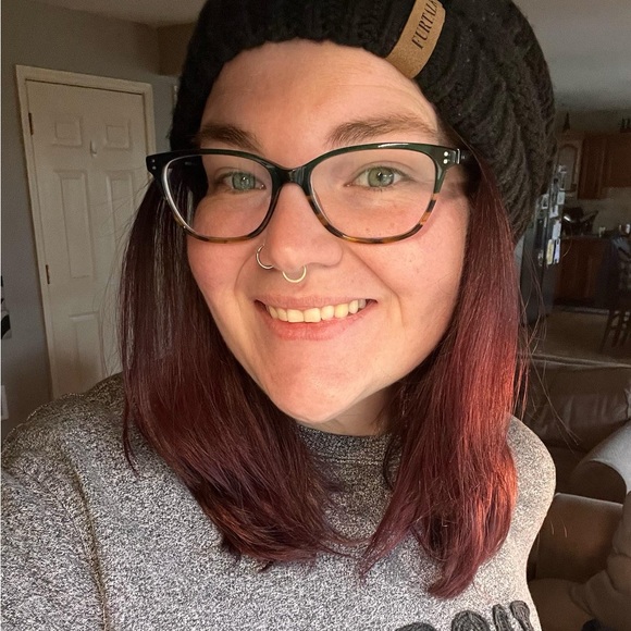 Meet your Posher, Kaitlin - Picture 1 of 1